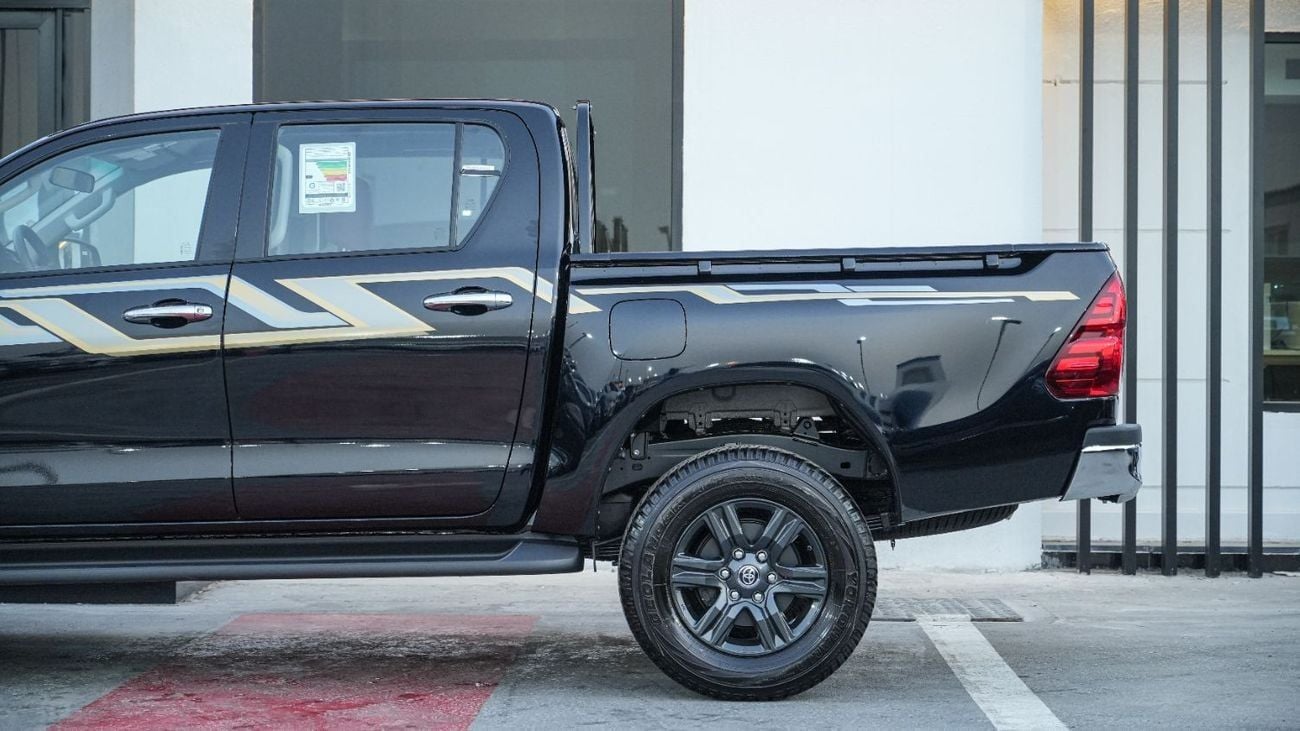 تويوتا هيلوكس GLX 2.7L Double Cab Utility 4WD A/T 2025MY EXPORT PRICE