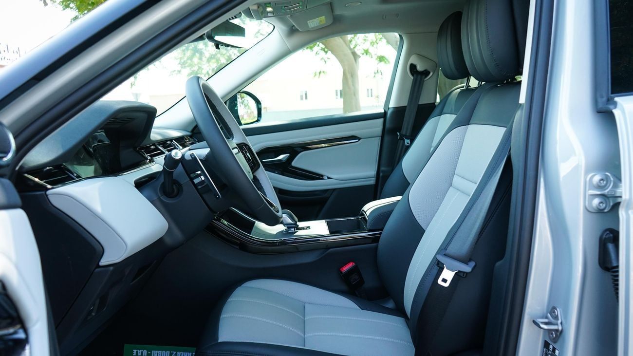 لاند روفر رانج روفر إيفوك SE P250 DYNAMIC 2025!! BRAND NEW CAR!! FIVE YEARS WARRANTY!! THREE YEARS SERVICE CONTRACT