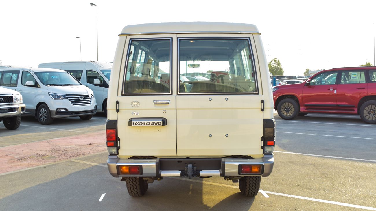 Toyota Land Cruiser 70 4.0 V6