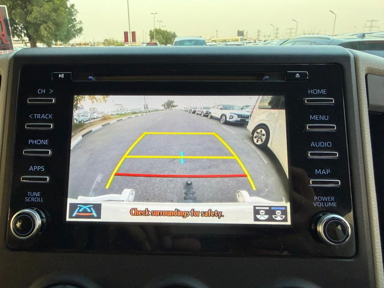 Toyota Hiace DLS -High Roof Commuter 2.8L A/T