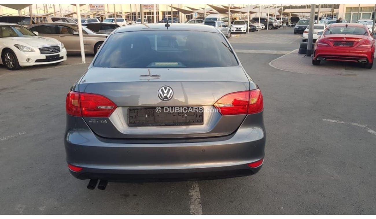 Volkswagen Jetta Volex wagan Getta model 2015 GCC car prefect condition full option low mileage