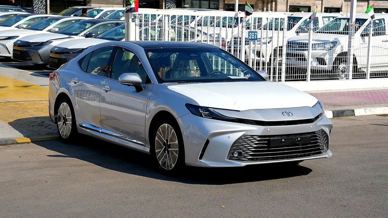 Toyota Camry LUMIERE HEV Lumiere HYBRID GCC Spec