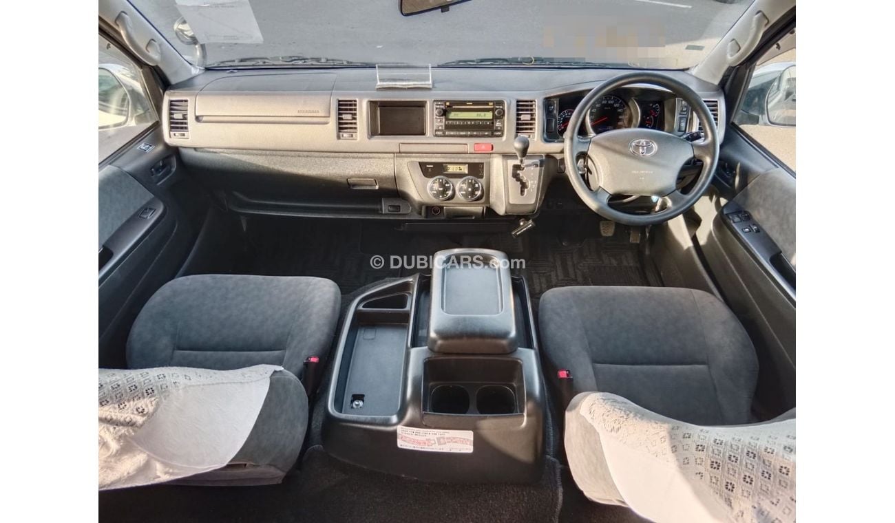 Toyota Hiace TOYOTA HIACE COMMUTER VAN RIGHT HAND DRIVE(PM05477)