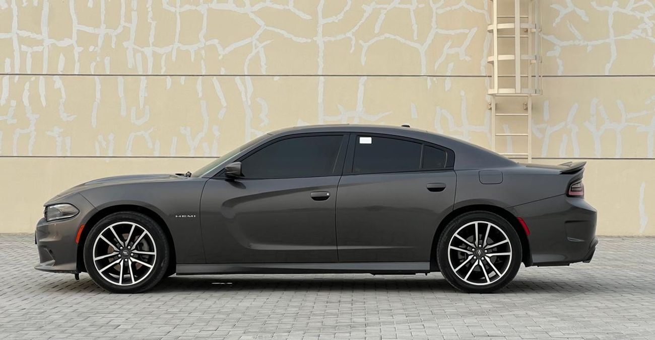 Dodge Charger R/T Dodge charger R\T Model 2021 Gcc specs Original paint no accident Under dealer warranty and cont