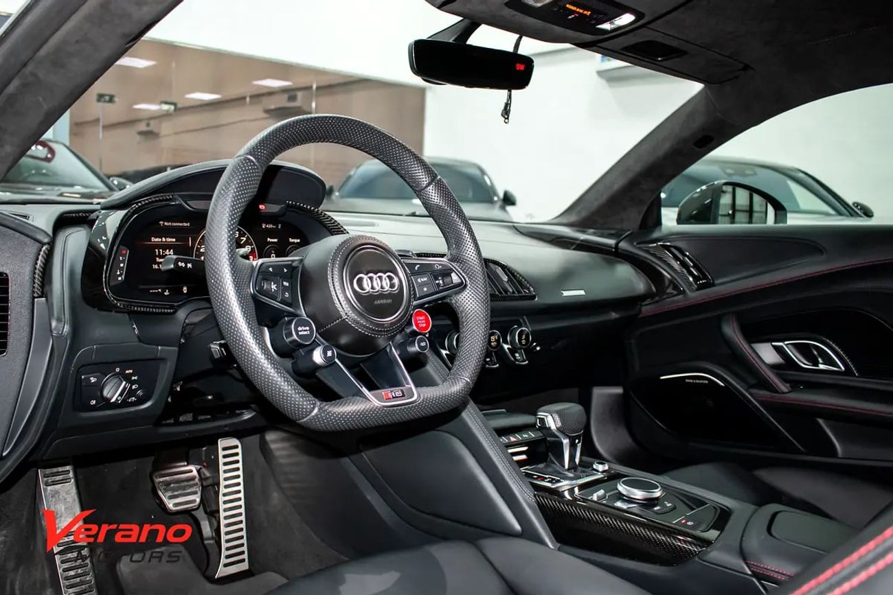 أودي R8 Performance | Nardo Grey | Carbon Package | Warranty Service Contract