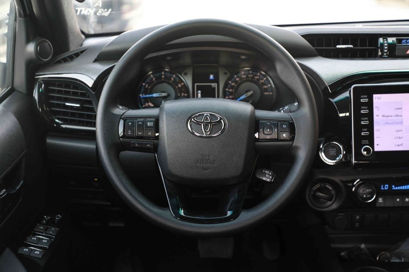 Toyota Hilux 2025 TOYOTA HILUX ADVENTURE 4.0 - PLATINUM WHITE PEARL inside BLACK | Export Only