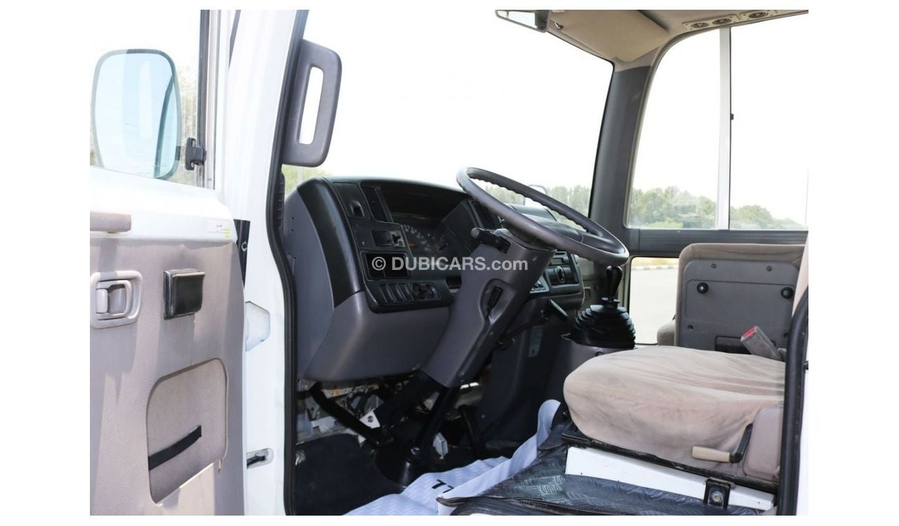 نيسان سيفيليان 2014 | NISSAN CIVILIAN A/C 30 SEATER BUS WITH GCC SPECS AND EXCELLENT CONDITION