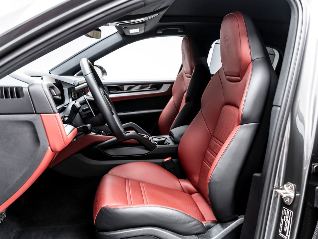 Porsche Cayenne Base Coupe 2024 Porsche Cayenne Coupe, January 2027 Porsche Warranty, Low KMs, GCC