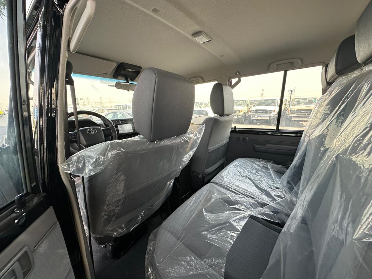 Toyota Land Cruiser 70 LX 2.8L  LC76-G1 2.8 DSL MT