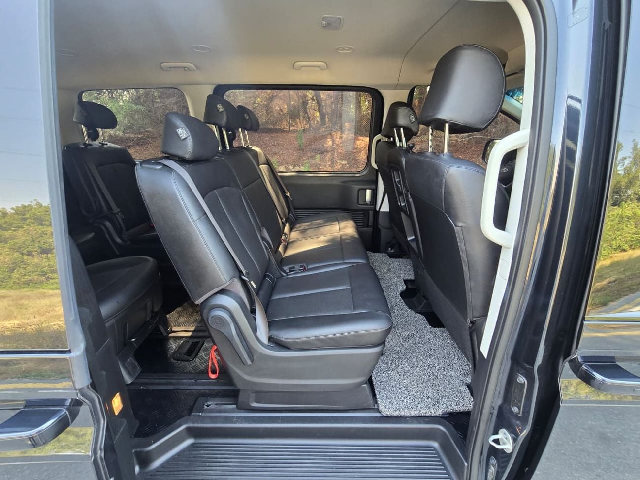 Hyundai Staria HYUNDAI STARIA 2023 DIESEL // LOW MILEAGE // 11 SEATES // FULL OPITION // PERFECT CONDITION