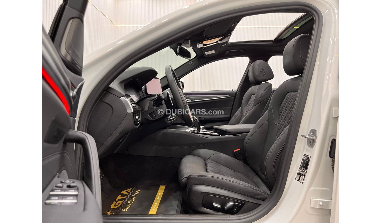 بي أم دبليو 520i M سبورت جوي كومفورت 2022 BMW 520i M-Sport, 5 Years BMW Warranty + Service Pack, Full BMW Service His
