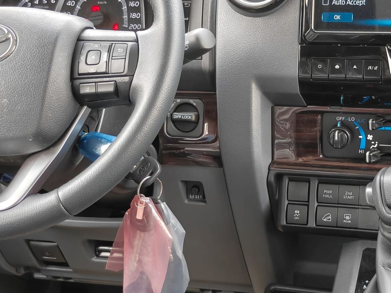 تويوتا لاند كروزر 70 Toyota Land Cruiser 70 2026 TOYOTA LC 76 2.8L DIESEL 4WD GCC SPEC