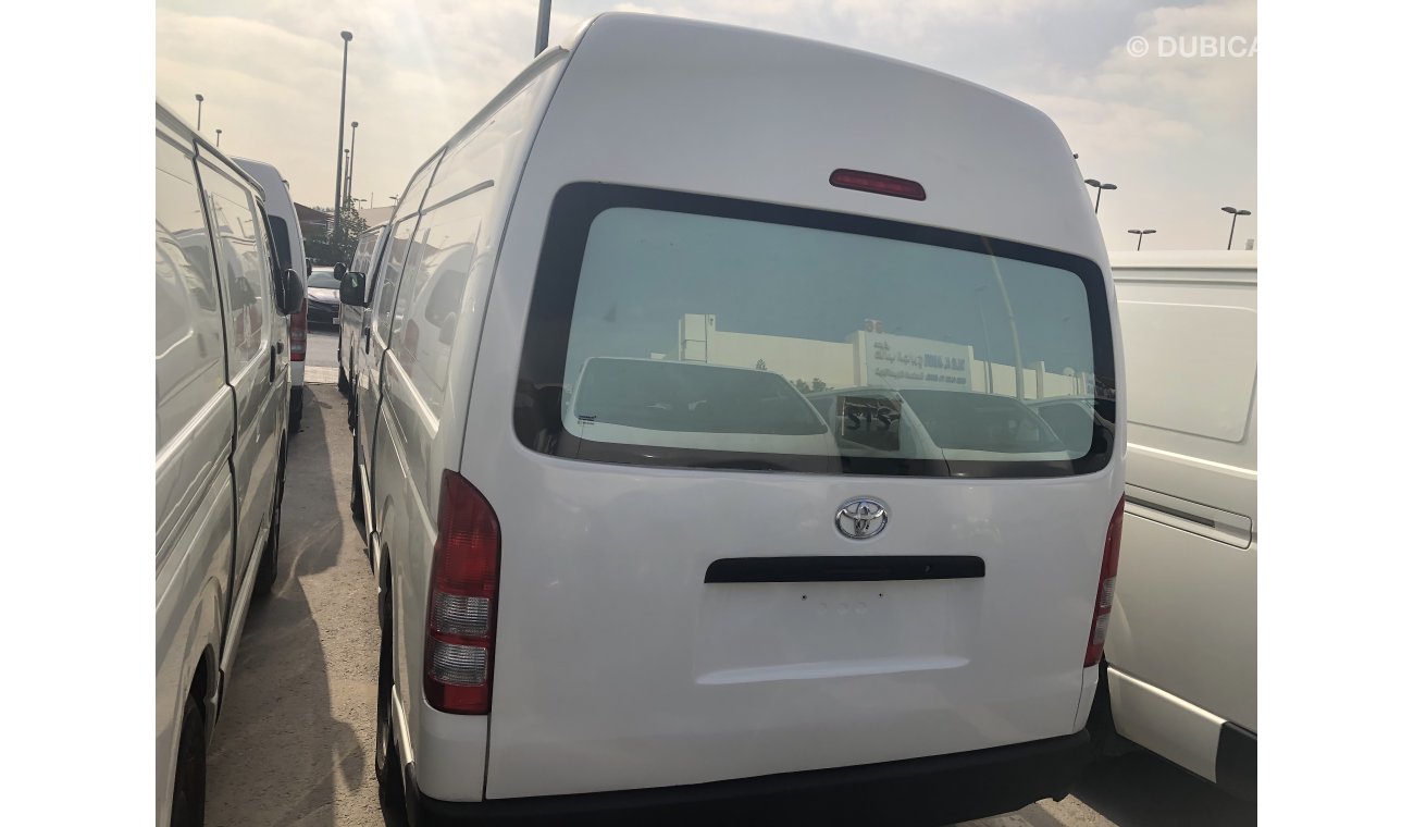 تويوتا هاياس Toyota Hiace Highroof chiller van 2016. Excellent condition