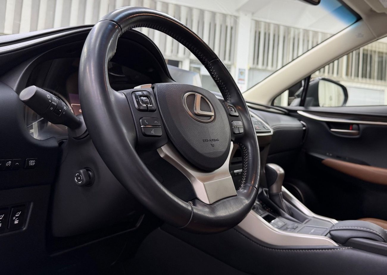 لكزس NX200t Platinum 2.0L