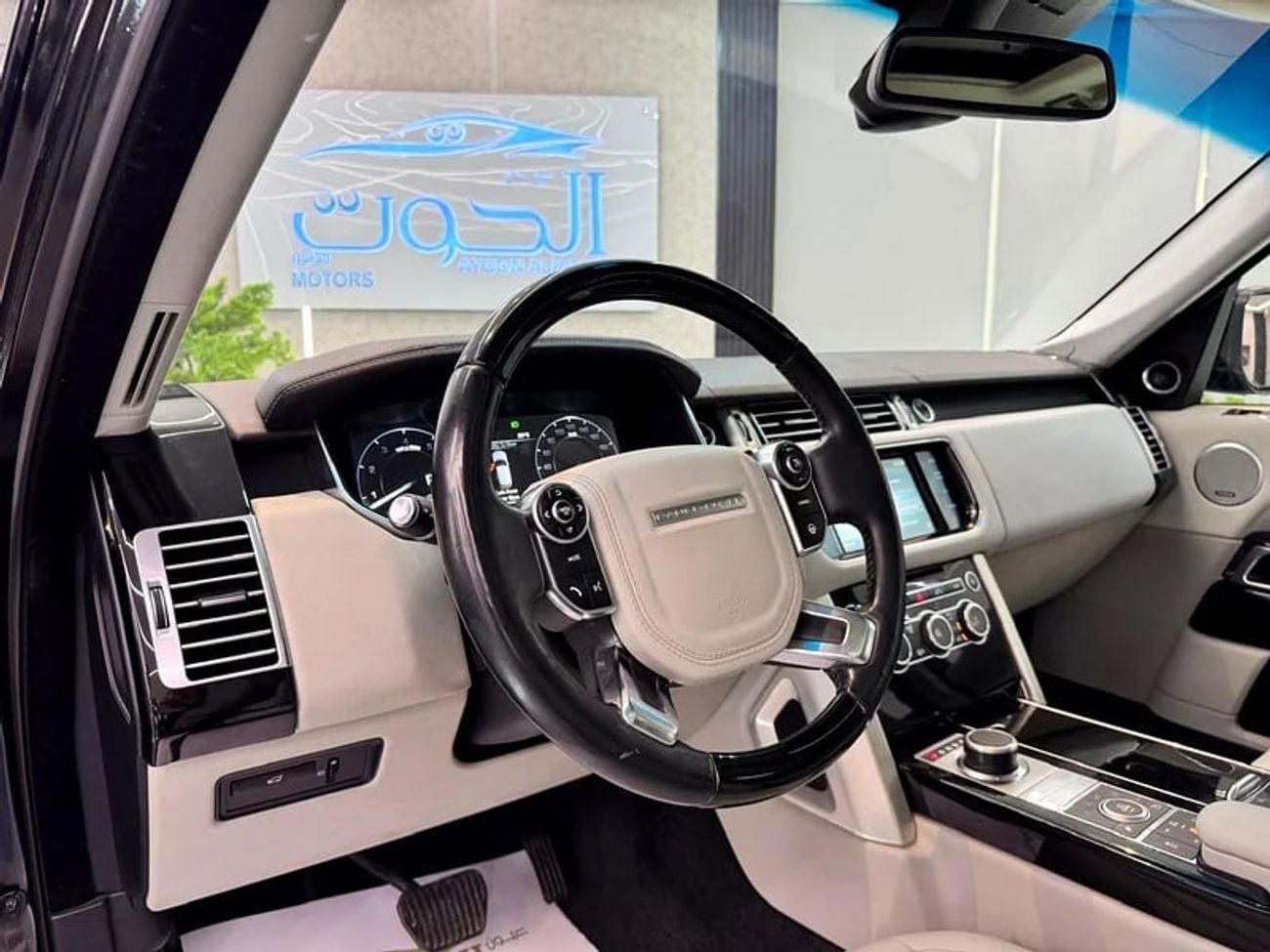 Land Rover Range Rover VOGUE SE SUPERCHARGED VOGUE V8 || GCC II FULLY LOADED || PERFECT CONDITION || 98k