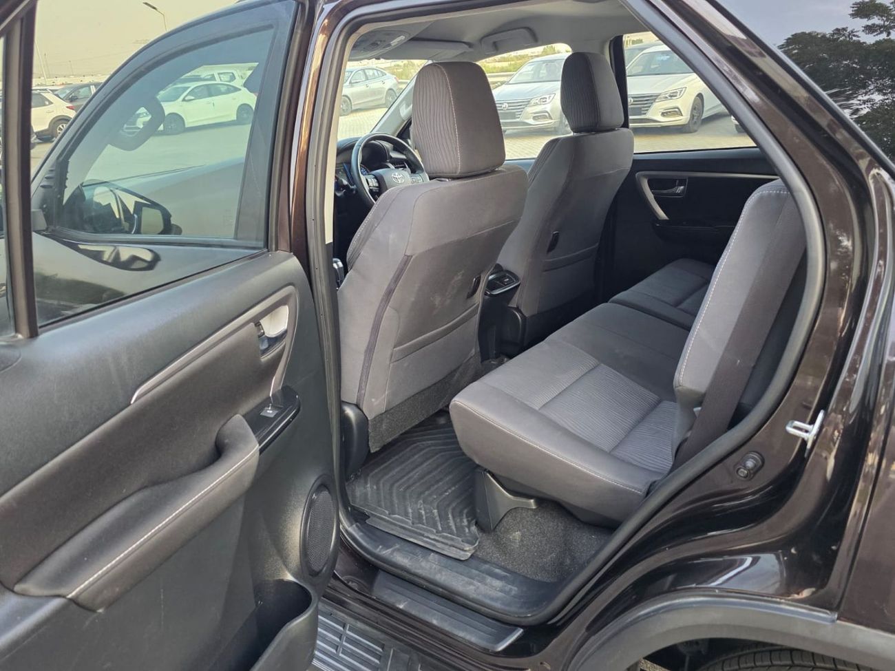 تويوتا فورتونر diesel 2.8 liter ,Right hand drive 2024 Model ,only for export available