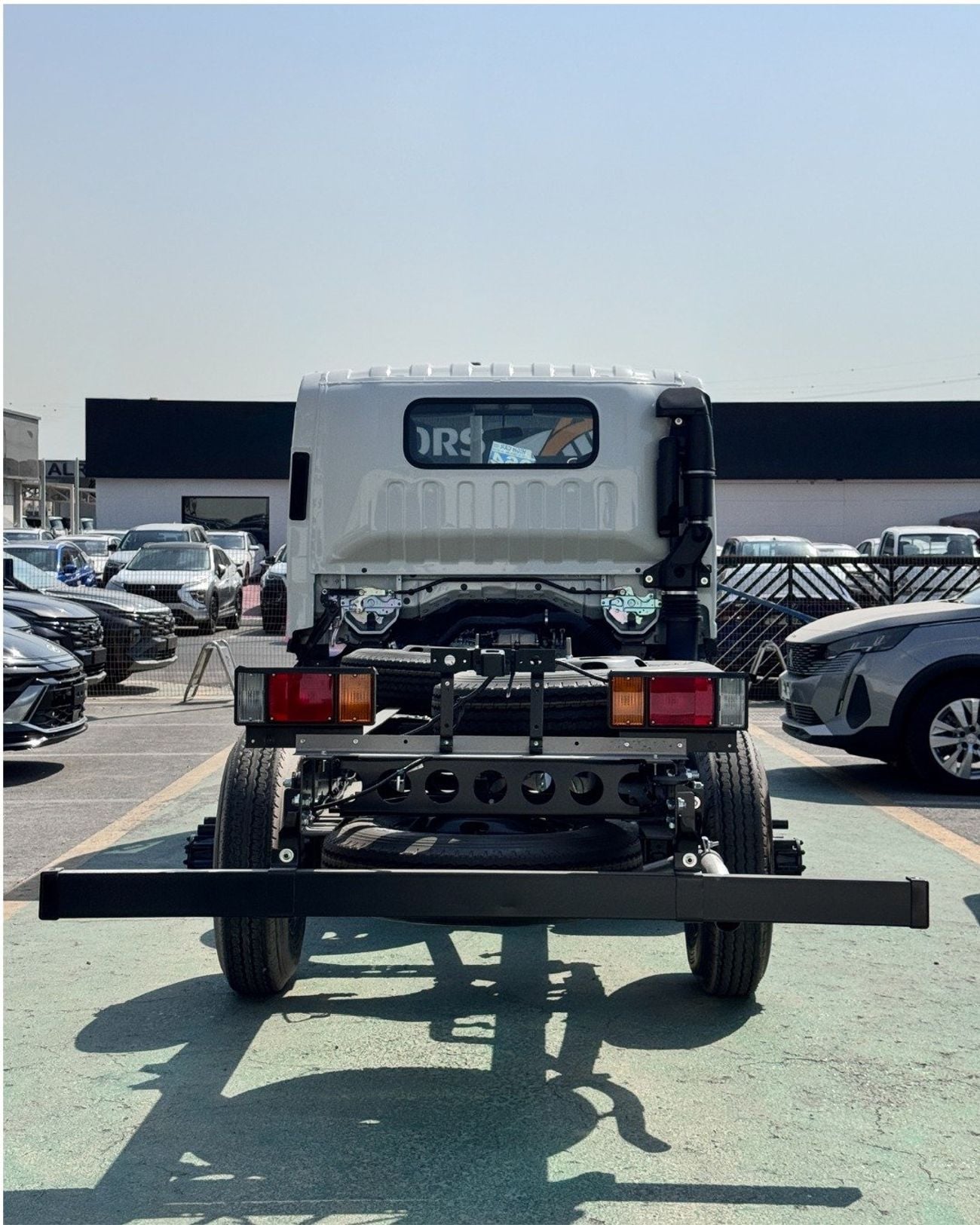 إيسوزو NPR NPR Truck cab chassis 4X2 , 4570 cc disel MYY-5T 5- speed