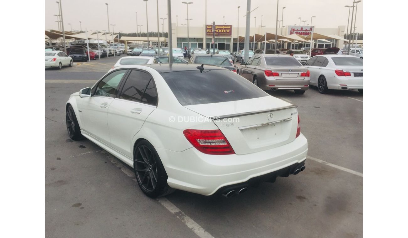 مرسيدس بنز C 63 AMG مرسيدس C63 موديل 2012 السياره صبغه وكاله  السياره بحاله ممتازه من الداخل والخارج فل اوبشن ماشي 120فق