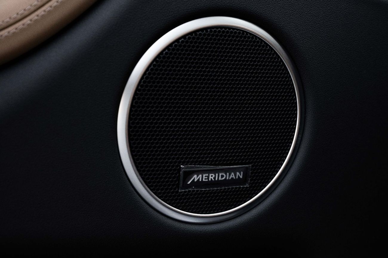 لاند روفر دسكفري سبورت 3,525 P.M  | 0% Downpayment | R-Dynamic SE P250!