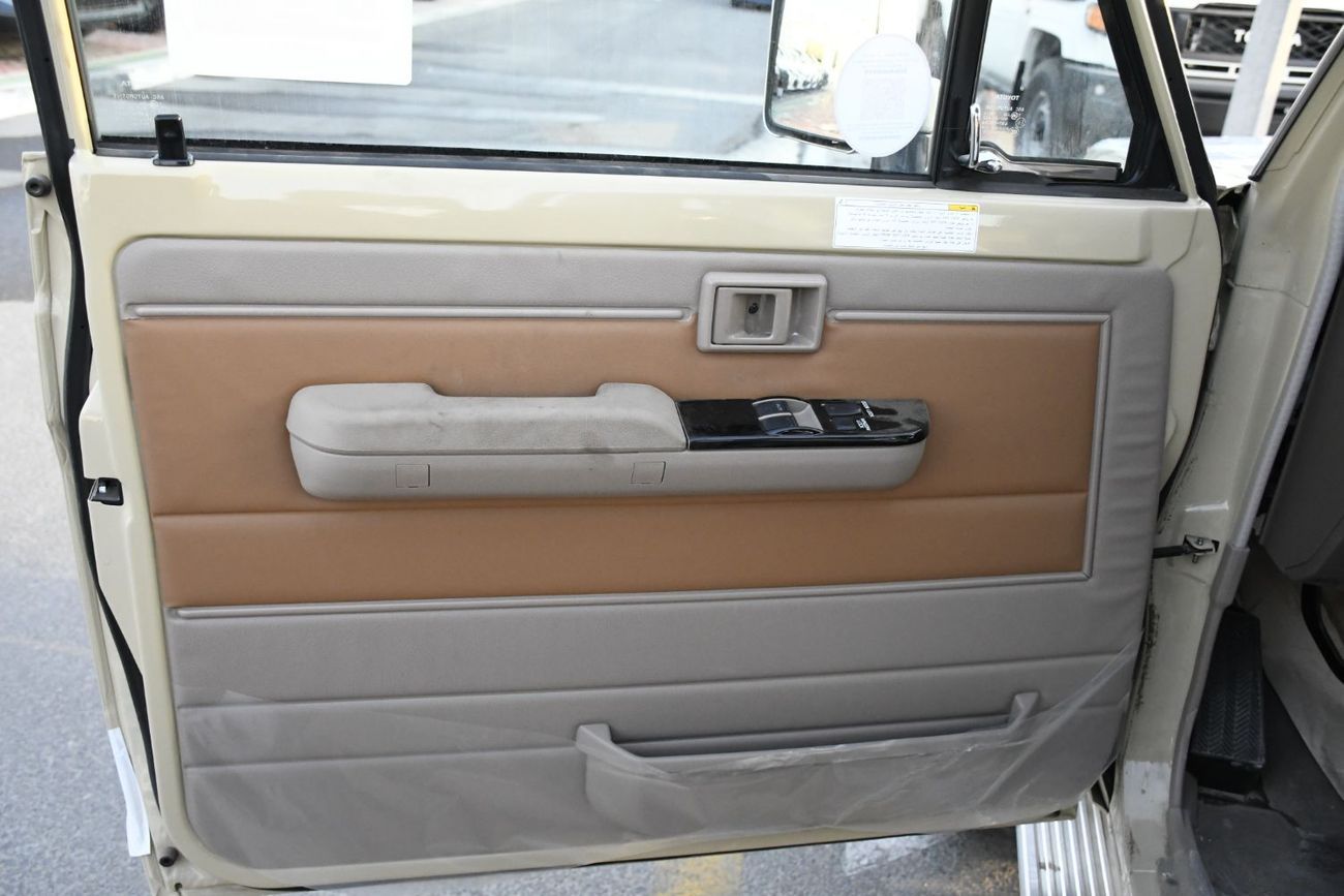 Toyota Land Cruiser Pick Up 79 4.5L V8 MT Diff lock Full option