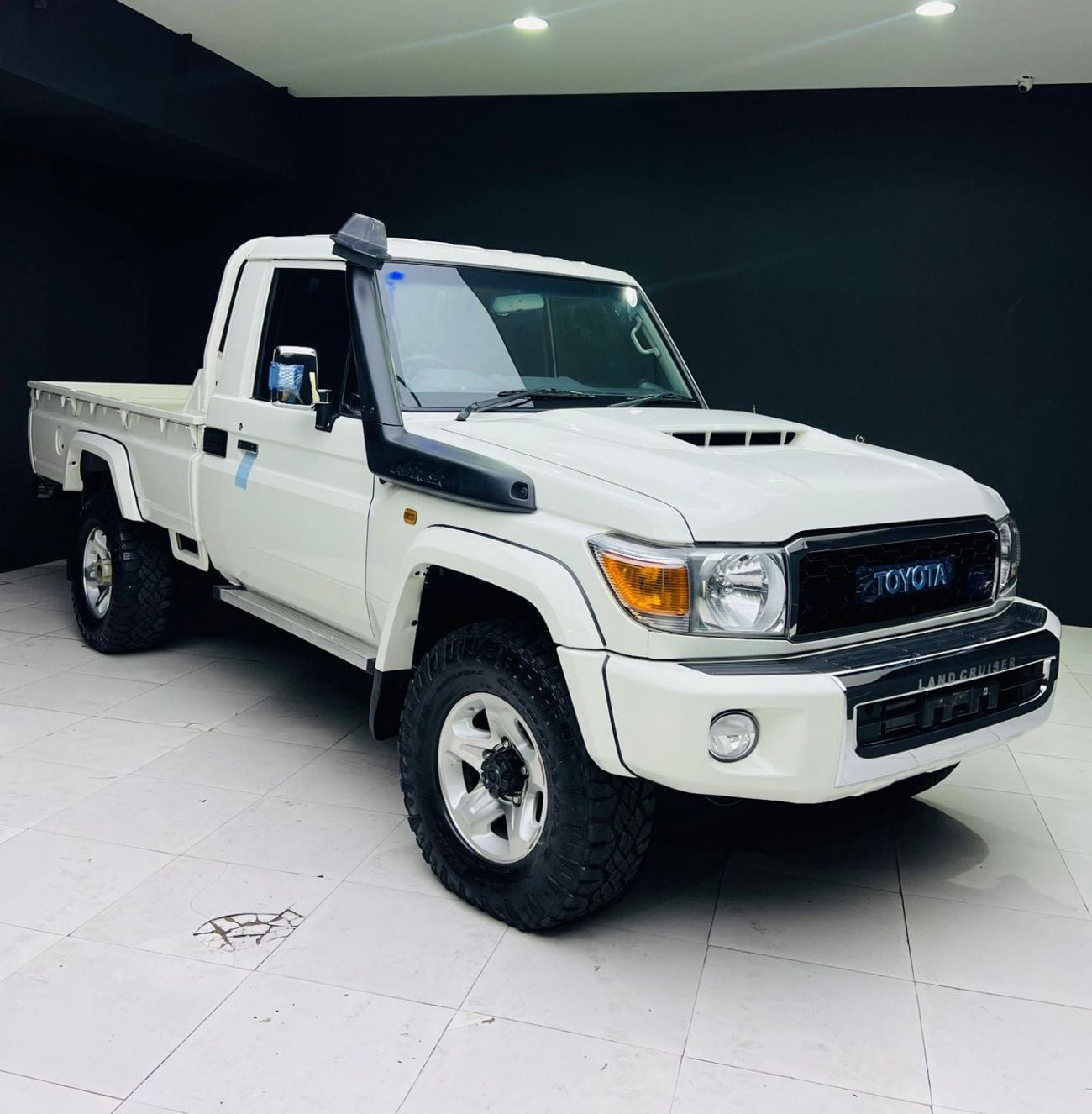 Toyota Land Cruiser Pick Up DIESEL 4.5L ,RIGHT HAND 2O16 MODEL ONLY FOR EXPORT AVAILABLE