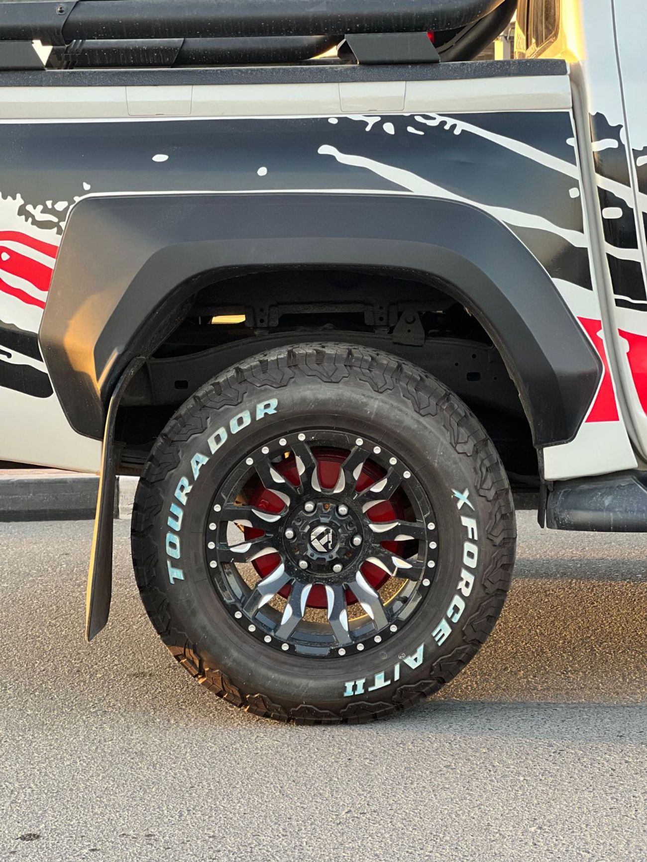 Toyota Hilux Toyota Hilux 2016model Modified 2024 Adventure 2.7 4x4 petrol Engine Colour white push start Transmi