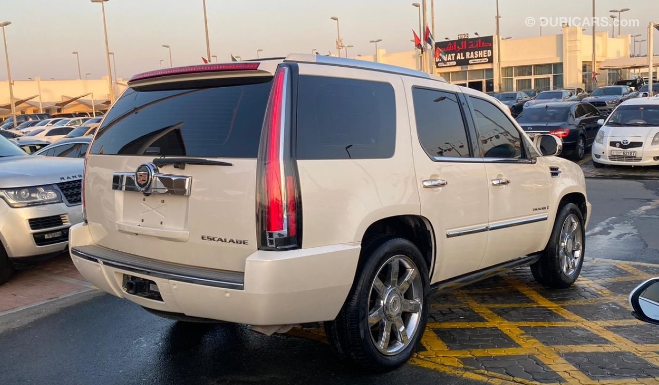 Cadillac Escalade GCC, Full options