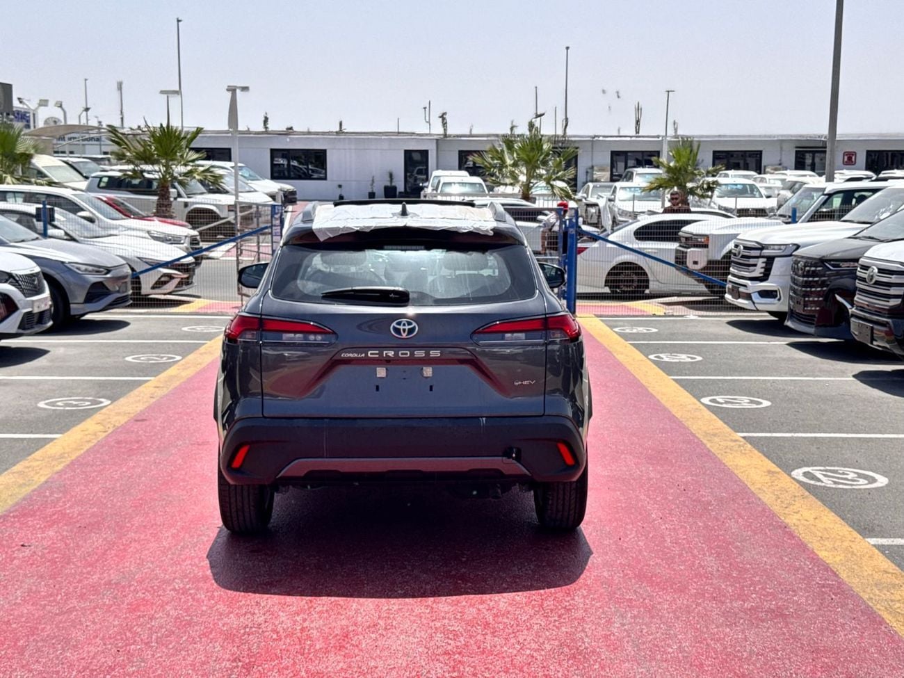 تويوتا كورولا كروس LTD HEV 2026 TOYOTA COROLLA CROSSOVER 1.8L HYBRID PETROL A/T SUNROOF FULL GCC BRAND NEW 0KM