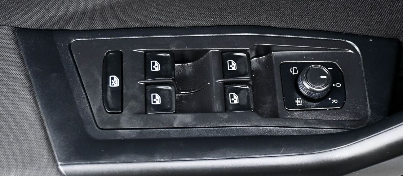 Volkswagen T ROC Life 1.4L VOLKSWAGEN T ROC 2023 1.4L GCC   accident-free Excellent Condition 1019  AED Monthly