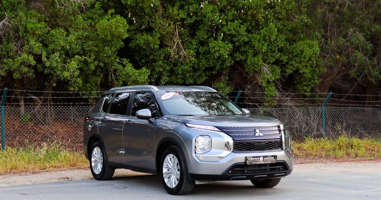 Mitsubishi Outlander GLX Basic 2.4L (5 Seater) ميتسوبيشي أوتلاندر 2023 خليجي GLS  2.4L (5 Seater) بحالة ممتازة