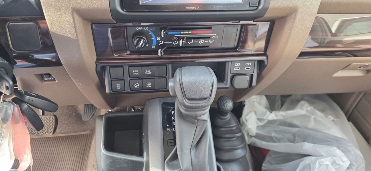 Toyota Land Cruiser 70 PETROL AUTO GEAR