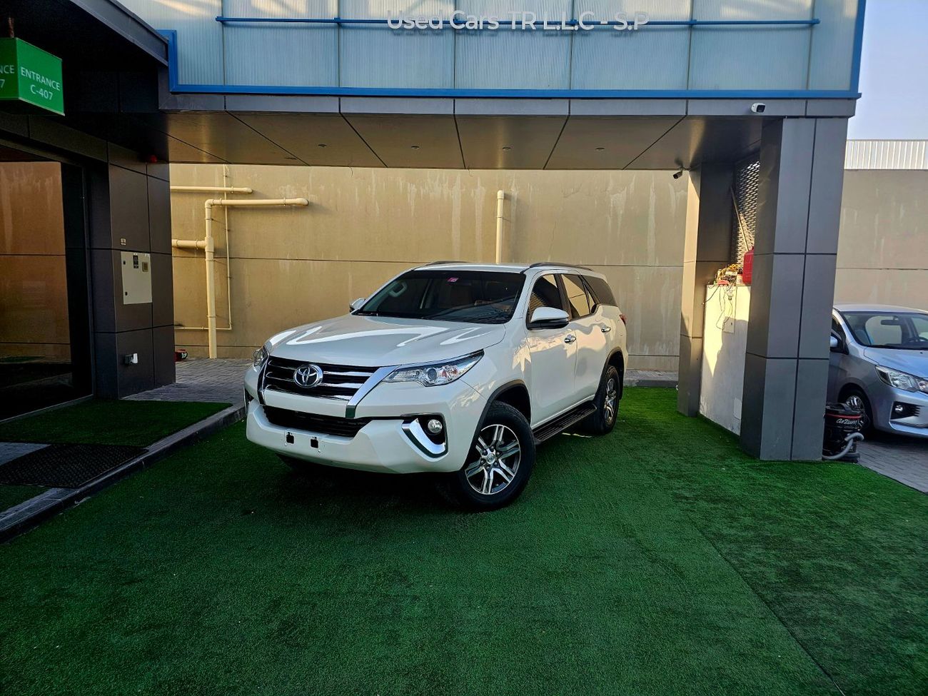 Toyota Fortuner 2.7L EXR FORTUNER V4 4WD/ ORIGINAL PAINT / LOW MILEAGE/ SINGLE OWNE