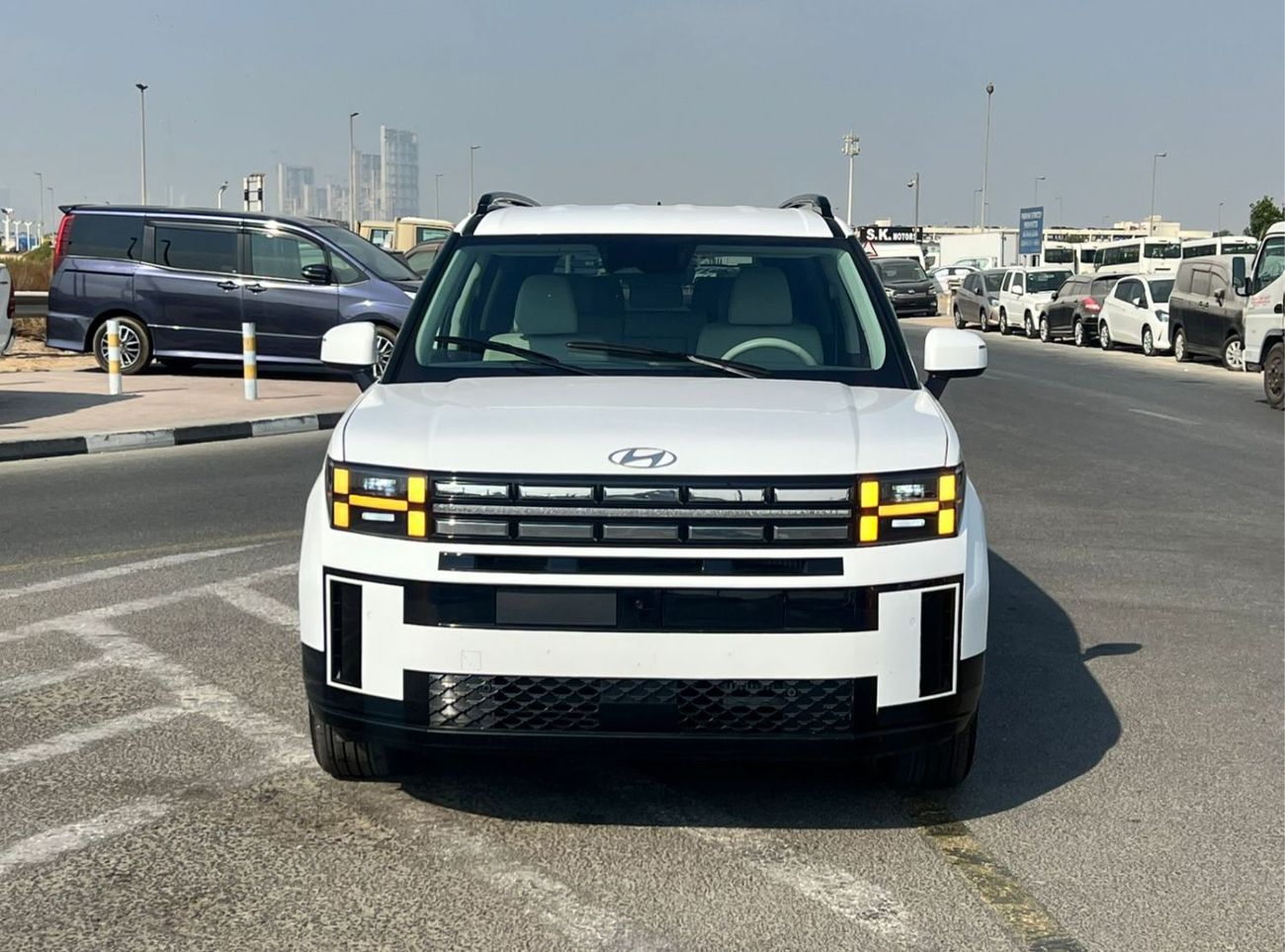 هيونداي سانتا في 2025 Hyundai Santa Fe New Shape 2.5L V4 - SEL Premium - Leather seat - Auto Trunk - 7 Seater - 12000