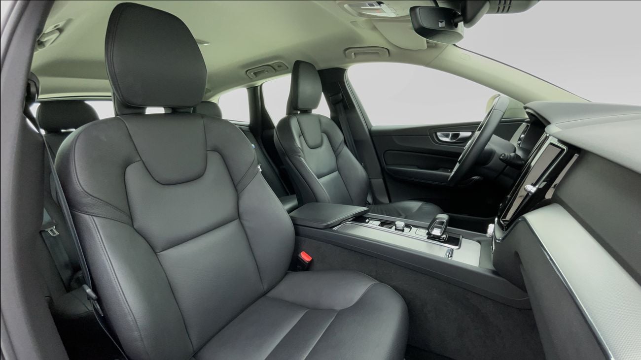 فولفو XC 60 2023 B5 CORE | AED 1509/Month | 0 DP | 30 Day Return | Warranty