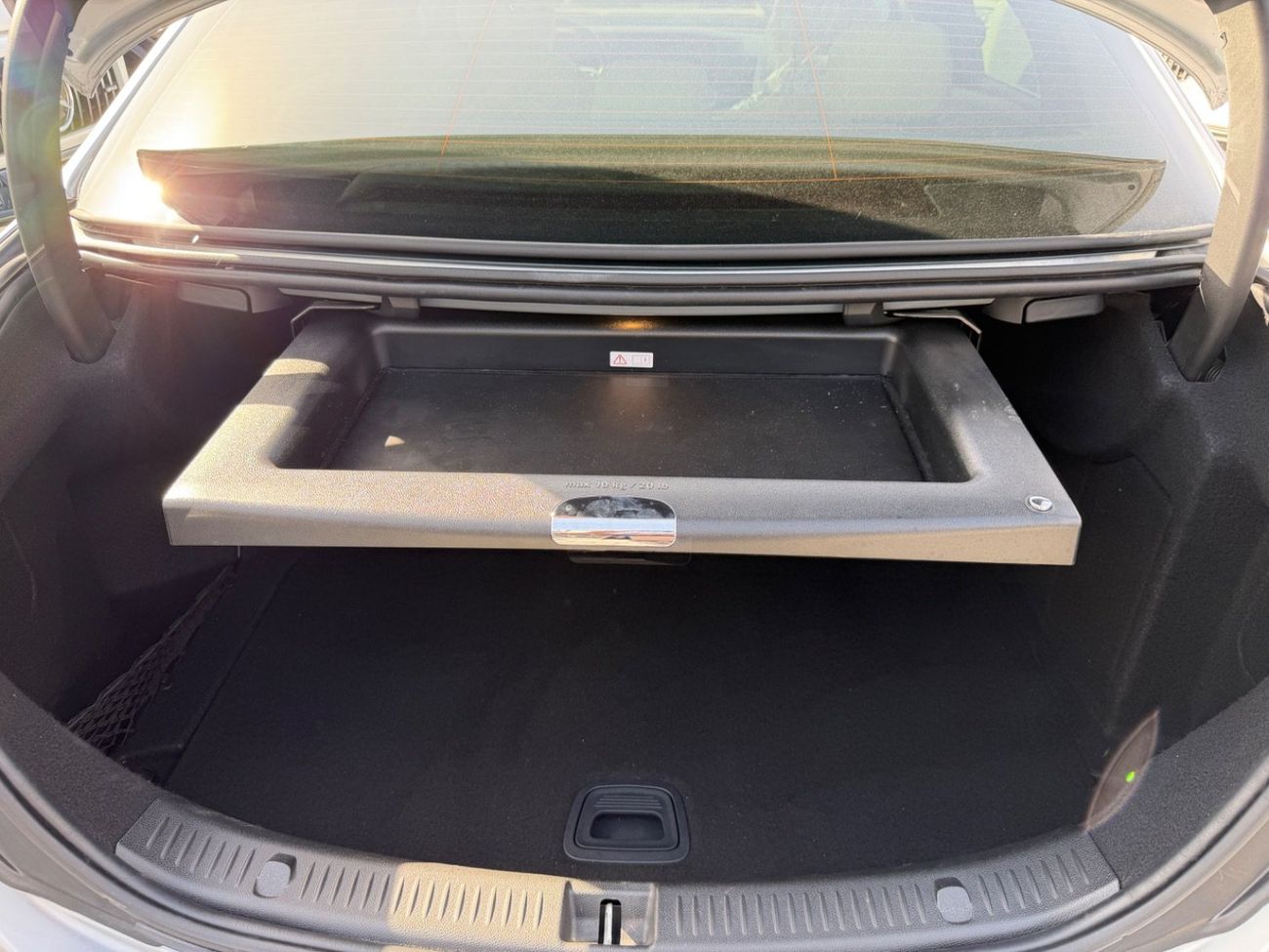 Mercedes-Benz E300 Premium 2.0L