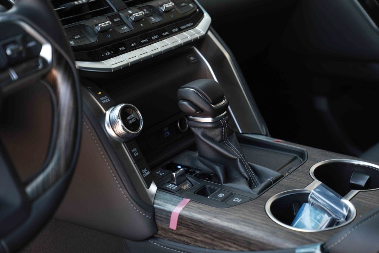 تويوتا لاند كروزر 2024 TOYOTA LC300 3.3 VX - GREY METTALIC inside BLACK | Export Only