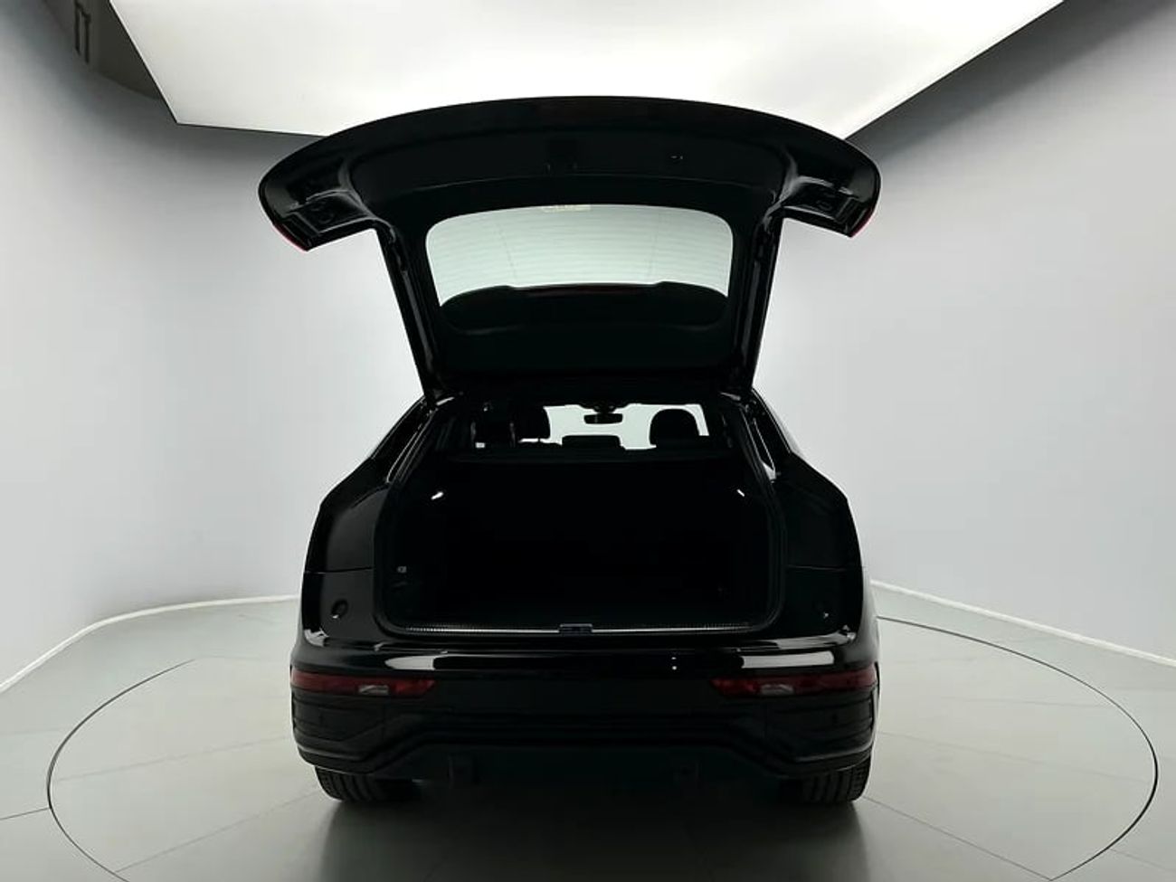 أودي Q5 Sportback S line 45 TFSI quattro 249hp (Ref# 2043840)