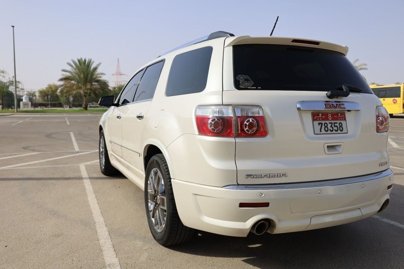 GMC Acadia DENALI