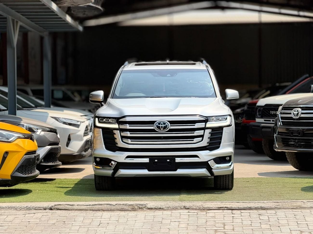 تويوتا لاند كروزر VXR