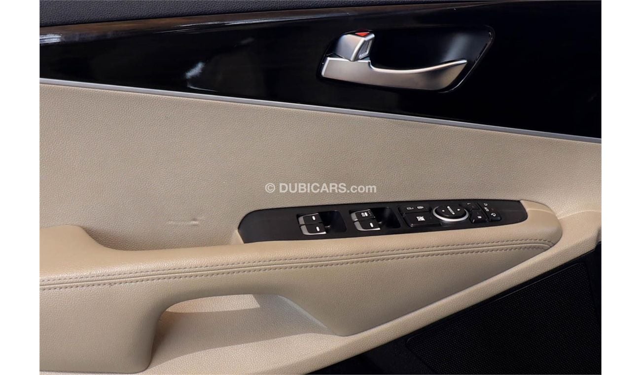 كيا سورينتو UM