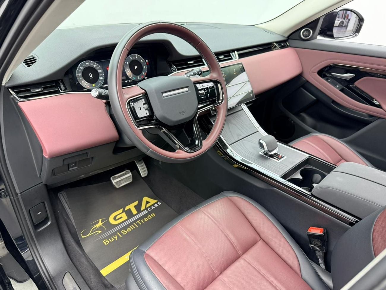 Land Rover Range Rover Evoque 2024 Range Rover Evoque P250 Dynamic SE, Warranty, Fully Loaded, Excellent Condition, Chinese