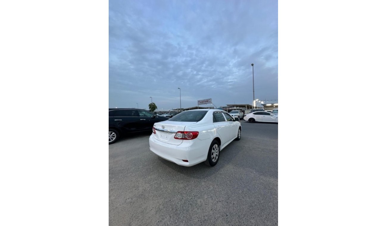 Toyota Corolla This car is in perfect condition, 2013, with an engine capacity of 1.8 and a manual transmission.