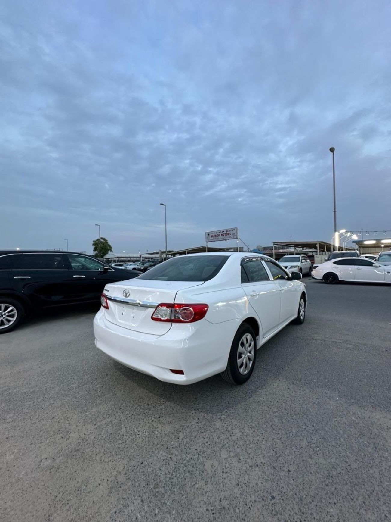 Toyota Corolla This car is in perfect condition, 2013, with an engine capacity of 1.8 and a manual transmission.