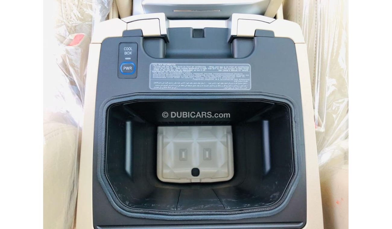 تويوتا لاند كروزر GXR 4.0L PETROL FULL OPTION, PUSH START, LEATHER SEATS, DRIVER POWER SEAT, ROOF DVD, DVD CAMERA