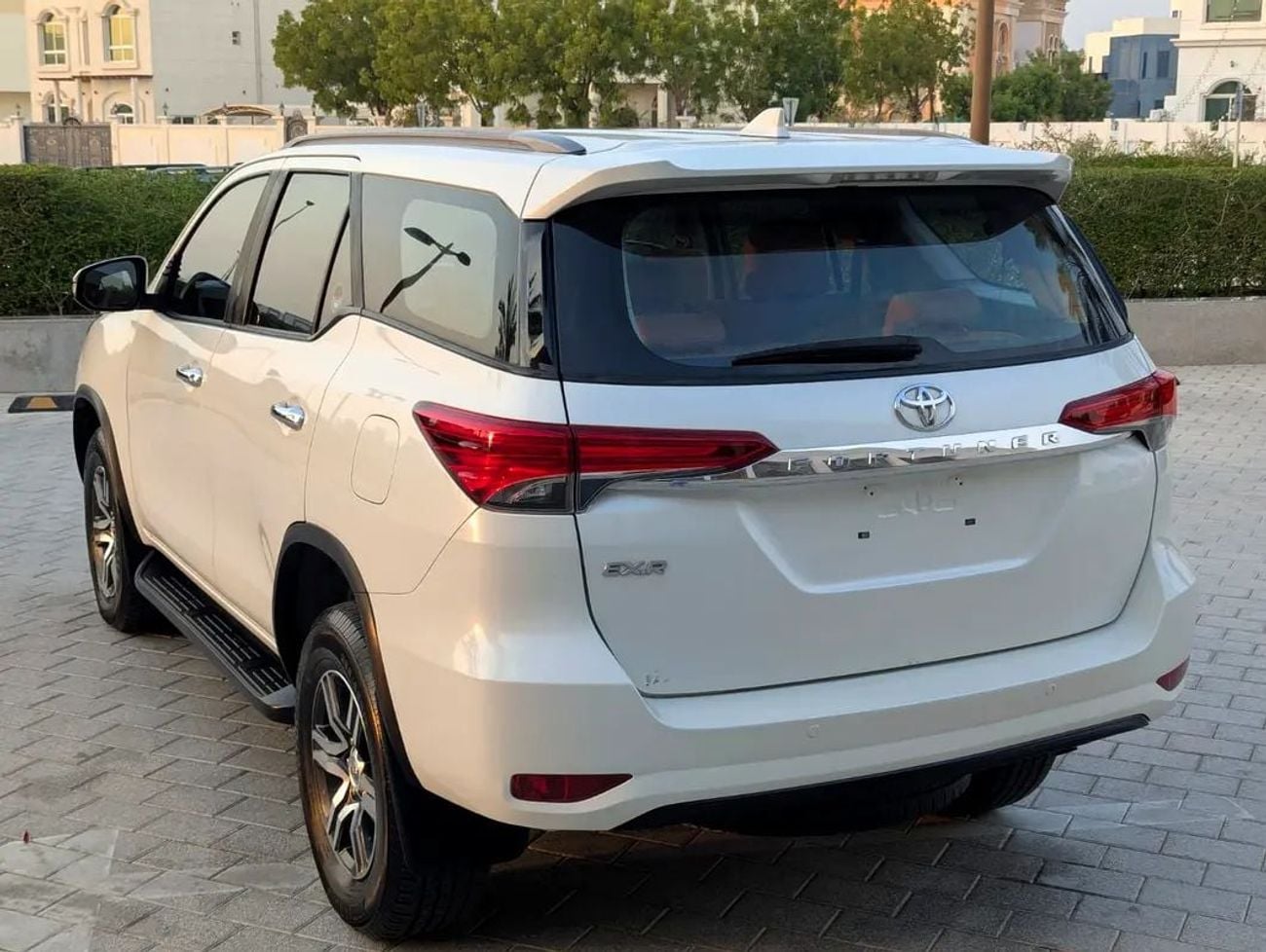 Toyota Fortuner EXR 4x4 V4 2.7L GCC Specs Interior and Exterior Excellent Condition