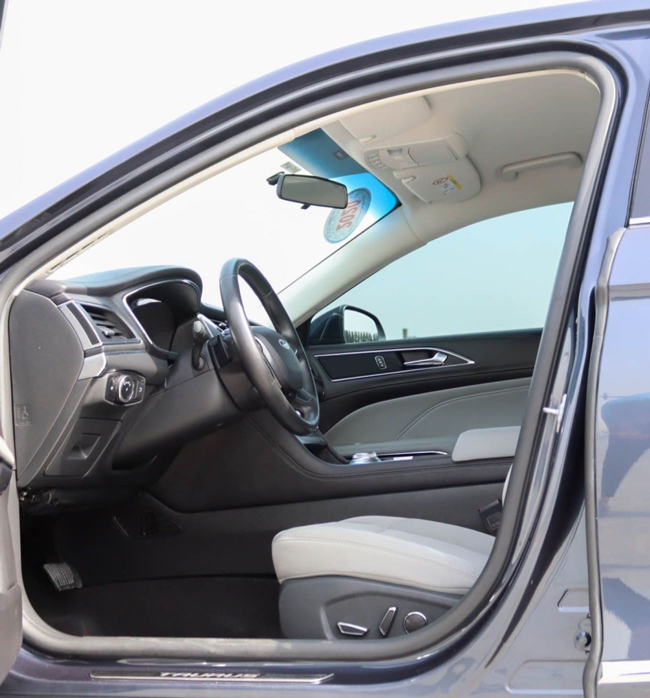 Ford Taurus Ford Taurus  2020 GCC , accident-free, in excellent condition, 1260 P.M