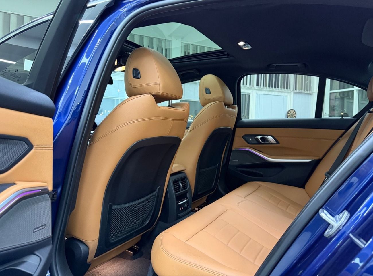 BMW 330i LUXURY LINE