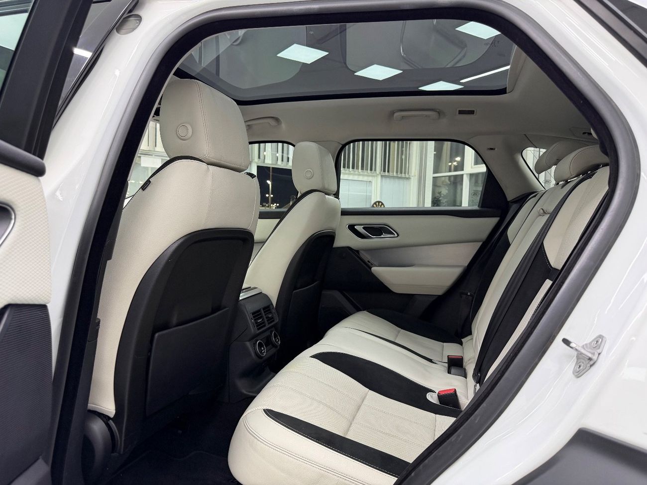 لاند روفر رينج روفر فيلار P250 S 2.0L Petrol