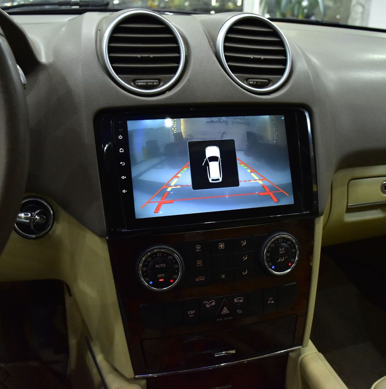 مرسيدس بنز ML 350 EXCELLENT DEAL for our Mercedes Benz ML350 4Matic ( 2009 Model ) in Silver Color GCC Specs