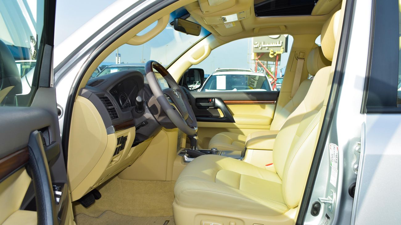 Toyota Land Cruiser GXR V8